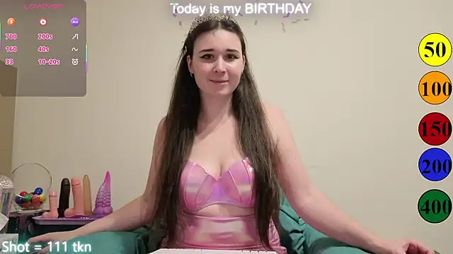 MaryHillx online show from September 27, 2025, 8:47 pm