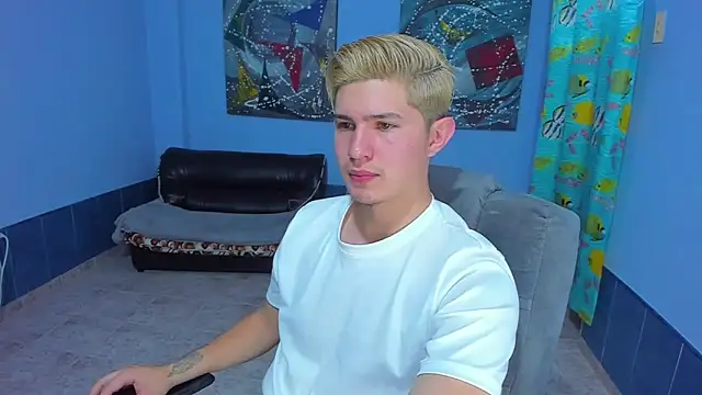 patrik 027 online show from October 7, 2025, 7:33 pm