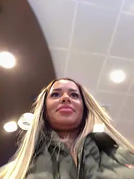 Snapshot of KirstieVegas chatting on February 4, 2025, 11:38 pm KirstieVegas online show from February 4, 2025, 11:38 pm