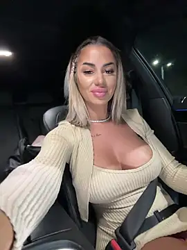 Snapshot of KirstieVegas chatting on March 2, 2025, 9:32 pm KirstieVegas online show from March 2, 2025, 9:32 pm