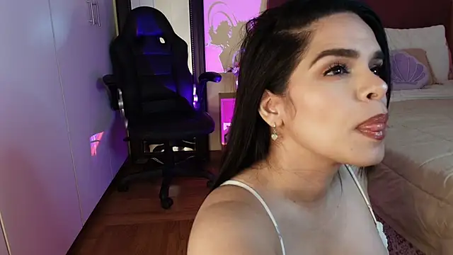Snapshot of Mafer_Meow chatting on June 11, 2026, 2:53 am Mafer Meow online show from June 11, 2026, 2:53 am