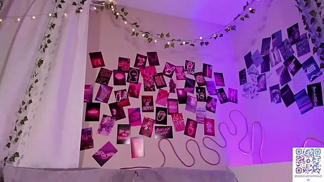 Snapshot of LuckySexyDoll chatting on February 16, 2025, 10:10 am LuckySexyDoll online show from February 16, 2025, 10:10 am