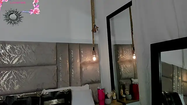 CeliWoods online show from April 7, 2026, 10:59 am