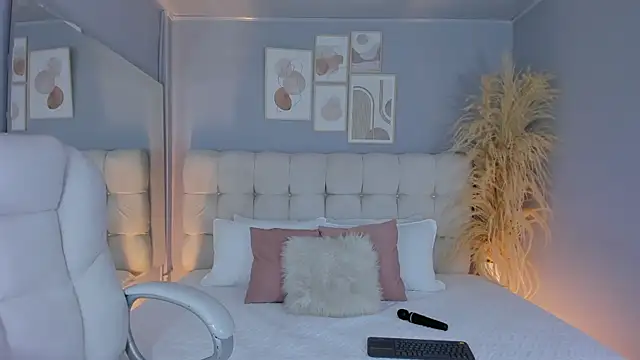 Stefhanyblow online show from February 7, 2025, 12:20 am