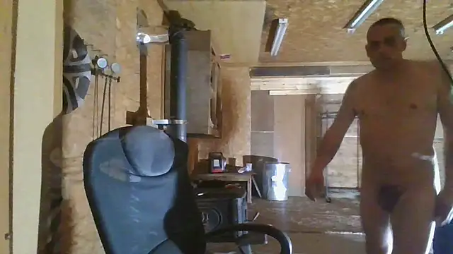 Snapshot of hardcok4u2abuse40 chatting on January 31, 2025, 7:50 am hardcok4u2abuse40 online show from January 31, 2025, 7:50 am