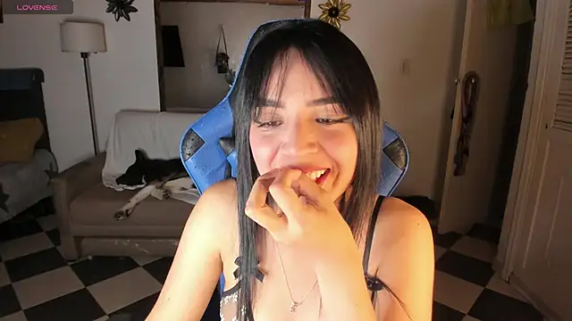 Miss Nicole online show from March 22, 2025, 4:45 am