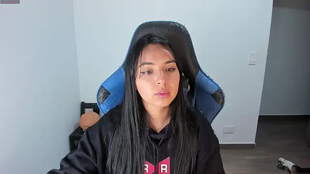 Miss Nicole online show from October 11, 2025, 2:11 am