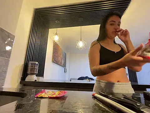 Miss Nicole online show from April 12, 2026, 7:30 pm