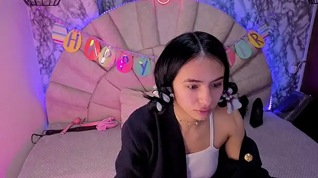  emma miller  online show from April 2, 2026, 11:08 am