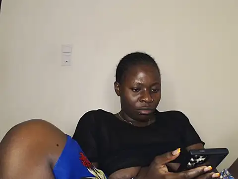 queenofqueens96 online show from February 21, 2026, 7:53 am