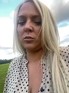 Snapshot of Bustyblondebabe32 chatting on June 18, 2026, 7:40 pm Bustyblondebabe32 online show from June 18, 2026, 7:40 pm