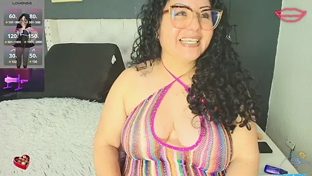 hazel milf online show from February 18, 2026, 12:01 pm