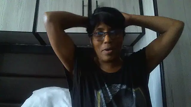 Snapshot of MsAttitude chatting on December 12, 2024, 10:45 am MsAttitude online show from December 12, 2024, 10:45 am