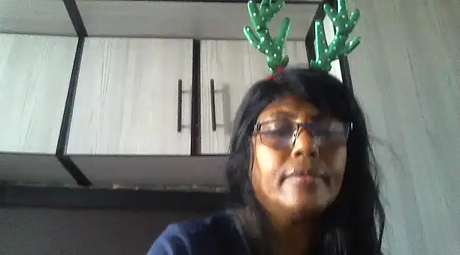 Snapshot of MsAttitude chatting on December 19, 2024, 8:45 am MsAttitude online show from December 19, 2024, 8:45 am