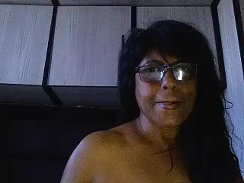 Snapshot of MsAttitude chatting on January 3, 2025, 8:10 am MsAttitude online show from January 3, 2025, 8:10 am