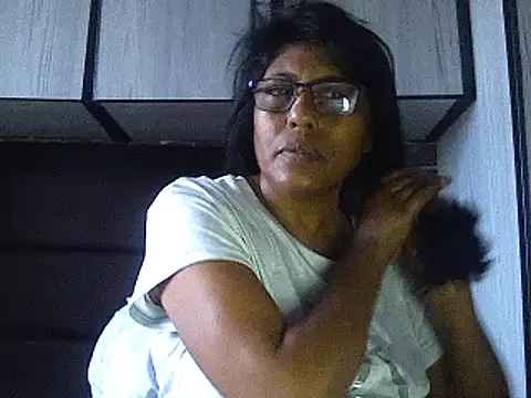 Snapshot of MsAttitude chatting on January 16, 2025, 8:22 am MsAttitude online show from January 16, 2025, 8:22 am