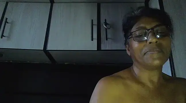Snapshot of MsAttitude chatting on February 19, 2025, 7:39 am MsAttitude online show from February 19, 2025, 7:39 am