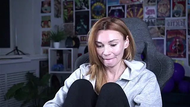 MistyBarnes online show from December 8, 2024, 11:46 am