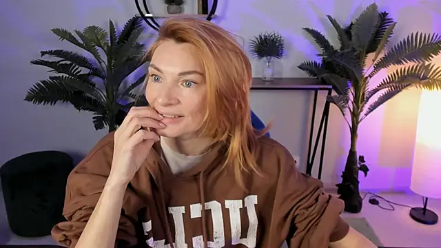 MistyBarnes online show from December 23, 2024, 8:44 am