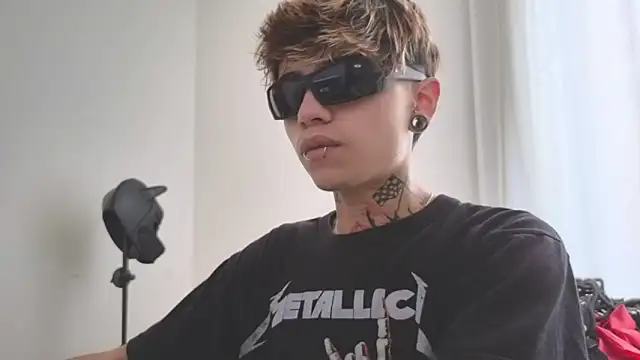 AcidMilo online show from March 3, 2025, 9:05 pm