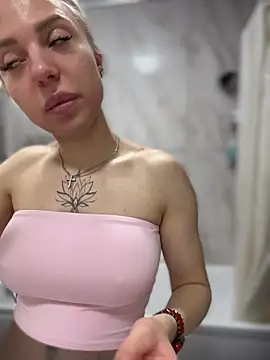 pinkstar  online show from April 5, 2026, 6:10 am