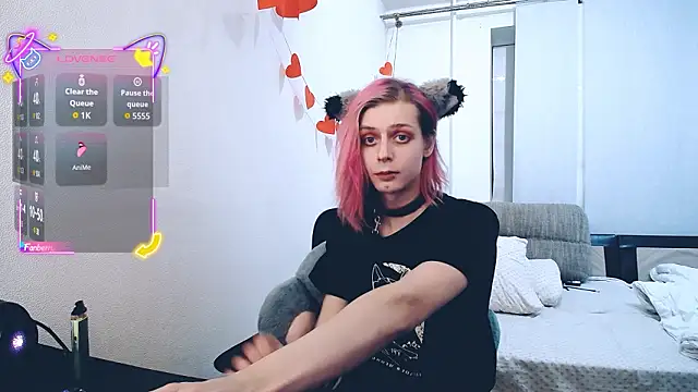 Littlepinkcat online show from March 3, 2026, 9:42 pm