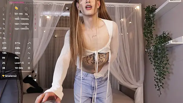 julesbennet online show from May 18, 2026, 8:58 pm