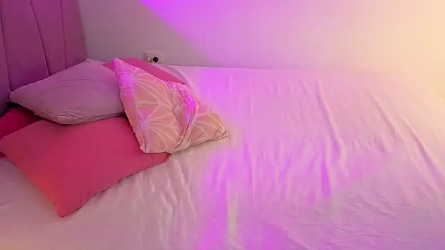 Snapshot of PIA_STONE chatting on February 2, 2026, 9:02 pm PIA STONE online show from February 2, 2026, 9:02 pm