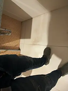 Snapshot of sunny27 chatting on February 18, 2026, 12:23 pm sunny27 online show from February 18, 2026, 12:23 pm