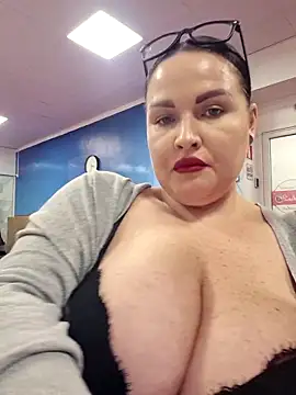 GeorgiaLerox online show from February 7, 2026, 1:37 pm