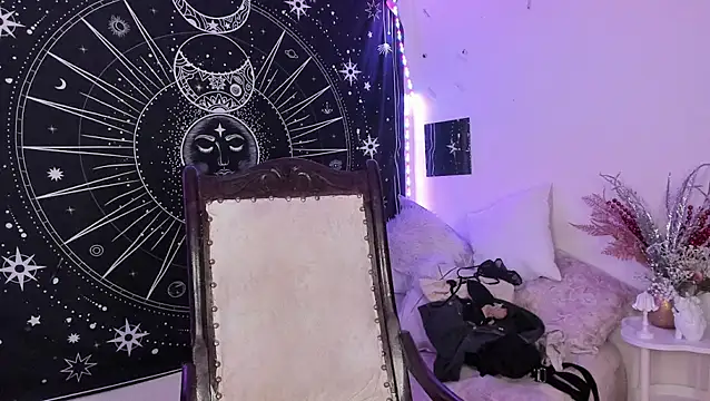 Eva Lee  online show from February 18, 2026, 8:54 am