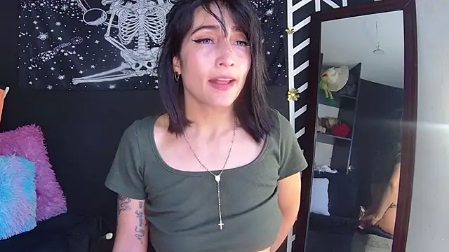 EvangelineCors online show from February 26, 2025, 5:50 pm