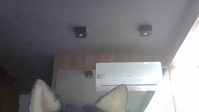 Skinny-Kitten online show from December 15, 2025, 5:01 am