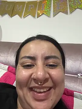 Abril Luv online show from February 7, 2026, 2:26 am