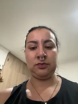 Snapshot of Abril_Luv chatting on June 20, 2026, 12:58 am Abril Luv online show from June 20, 2026, 12:58 am