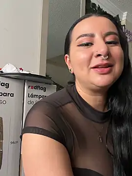 Snapshot of Abril_Luv chatting on July 1, 2026, 1:13 pm Abril Luv online show from July 1, 2026, 1:13 pm