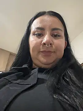Snapshot of Abril_Luv chatting on July 4, 2026, 1:12 am Abril Luv online show from July 4, 2026, 1:12 am