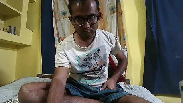 Snapshot of Cute_boy2000 chatting on December 22, 2024, 12:16 pm Cute boy2000 online show from December 22, 2024, 12:16 pm