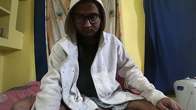 Snapshot of Cute_boy2000 chatting on January 27, 2025, 12:22 am Cute boy2000 online show from January 27, 2025, 12:22 am