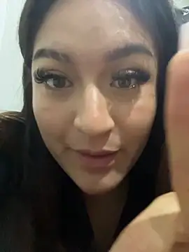 LuceroRm online show from November 20, 2025, 3:50 am