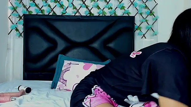 EmmaWilliamss online show from January 17, 2025, 3:11 pm