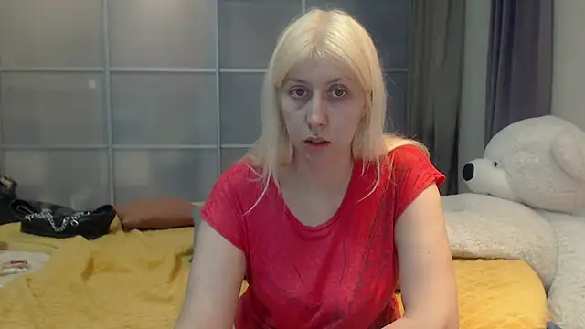 KyliePag online show from April 17, 2026, 10:07 am