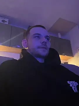 Snapshot of Z1uk chatting on February 5, 2026, 1:21 am Z1uk online show from February 5, 2026, 1:21 am