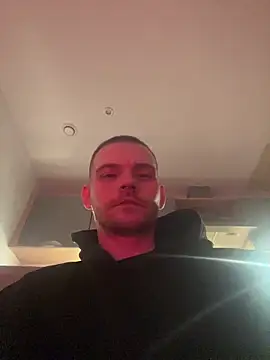 Snapshot of Z1uk chatting on February 25, 2026, 1:04 am Z1uk online show from February 25, 2026, 1:04 am