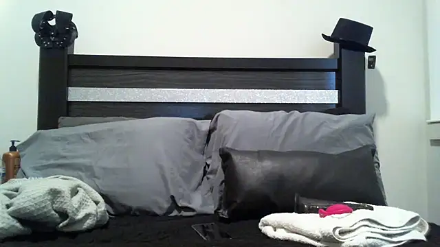 lofibunni online show from February 12, 2026, 6:03 pm