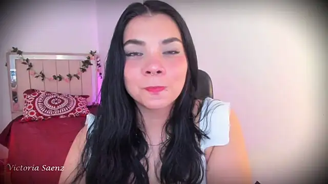 victoriaasaenz  online show from February 5, 2026, 12:48 am