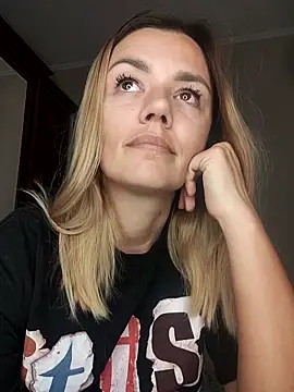 KrissSexi online show from October 6, 2025, 2:58 pm