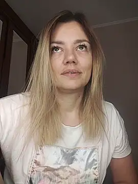 KrissSexi online show from November 15, 2025, 6:11 am