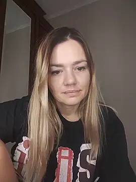 KrissSexi online show from November 18, 2025, 5:12 am