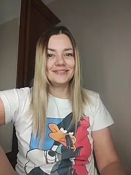 KrissSexi online show from November 24, 2025, 4:45 am